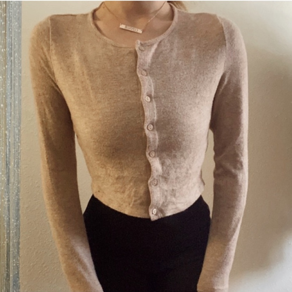 Zara • Tan Button-Down Long Sleeve Cardigan 🤎